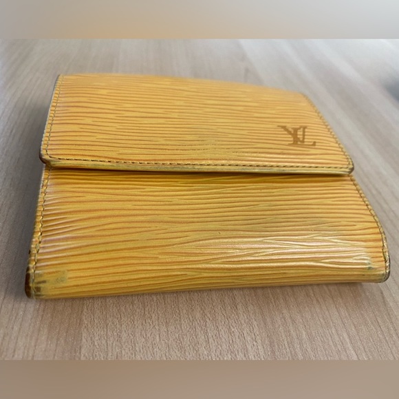 Louis Vuitton Yellow Epi Leather Wallet SP0996 - Picture 8 of 9